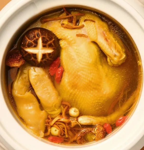 Runwanjia Half Piece of Butter Braised Old Hen (with Chicken Gizzards, Chicken Hearts, Egg Yolks, and Egg Wraps)